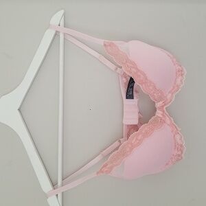 NWOT! 🌸Natori 🌸 Cream Pink Lace bra